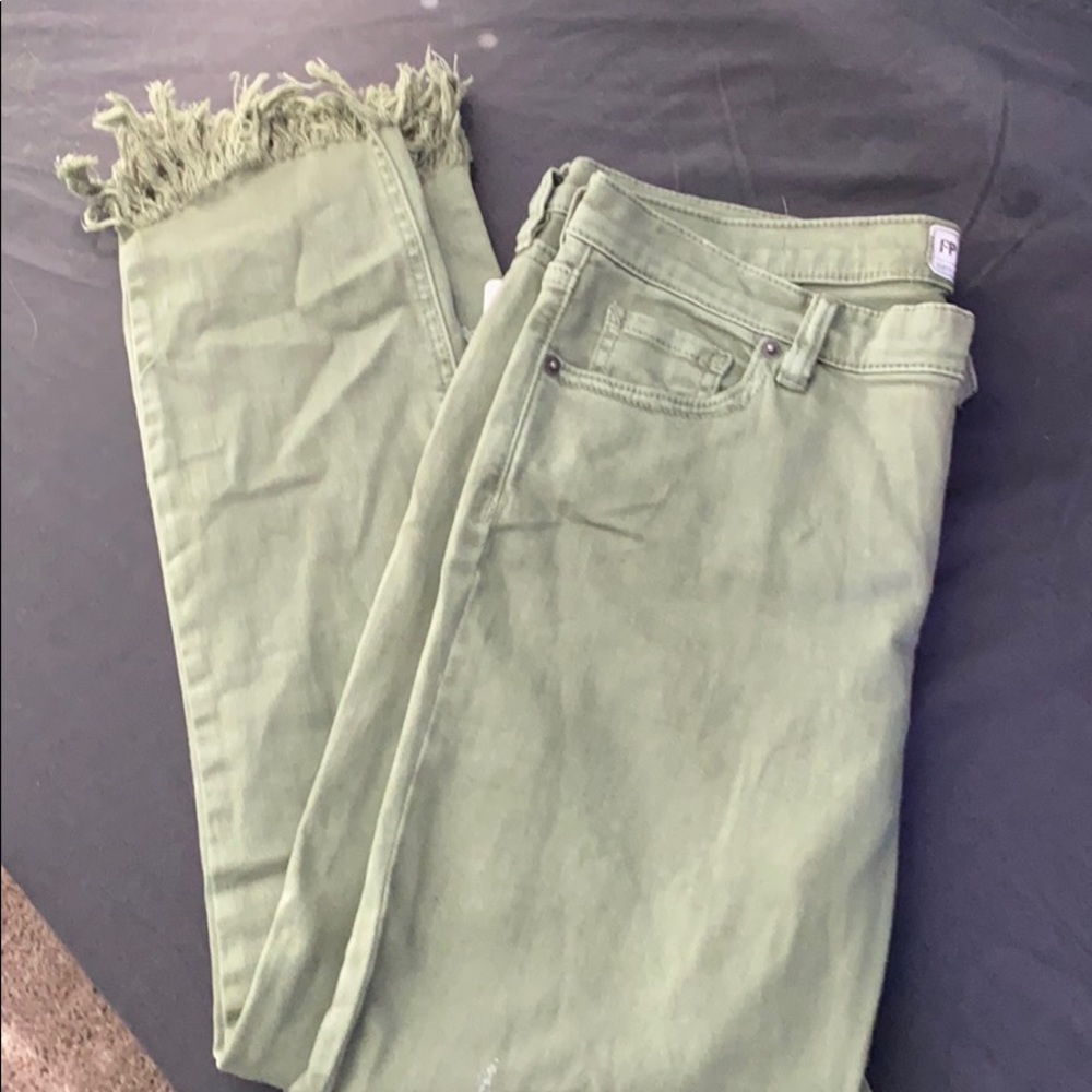 Free People Olive Frayed Skinny, above-ankle jeans